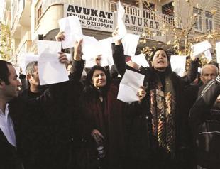 International call for lawyers’ release