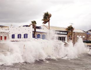 Heavy winds affect SW, central Anatolia