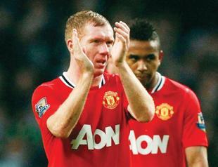 Paul Scholes comes on in dramatic return