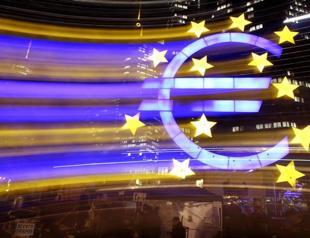 German bond yield turns negative