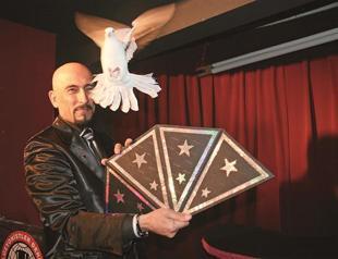 Heroes of magic world ask to be recognized as illusion artists