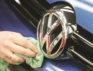 VW claims global top spot in car sales