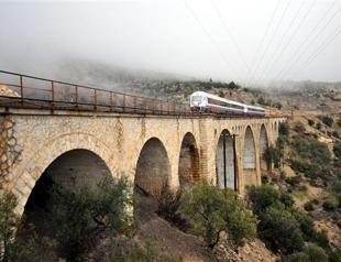 007 producers visit mayor for support