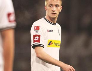 Bayern, Dortmund in war of words over Reus transfer