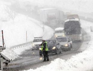 Snowstorms pummel Turkey, colder weather on the way