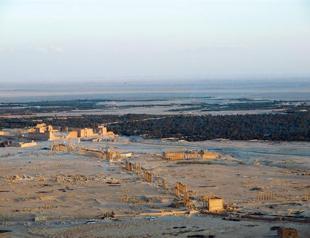Touring the ancient desert city