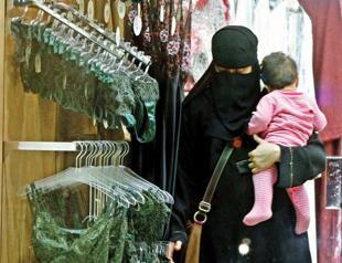 Lingerie stores to let women work