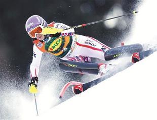 Kirchgasser seizes her chance to win title