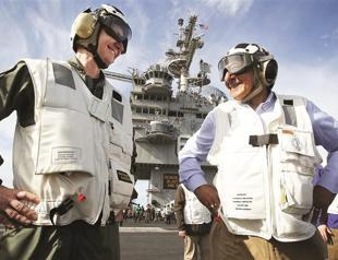 US shows off naval muscles as Iran bids to decrease tensions