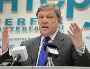 Putin challenger Yavlinsky faces possible disqualification