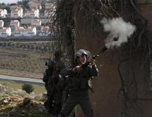 Israel nabs 2 Hamas officials at Jerusalem Red Cross