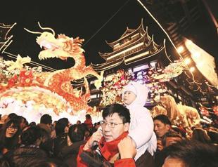 Year of Dragon roars into Asian countries