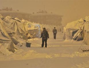 Europes cold spell hits Turkeys quake survivors