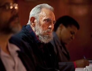 Fidel Castro meets intellectuals in 9-hour meeting