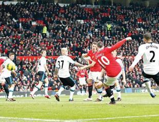 Rooney says Gerrard must be named England skipper