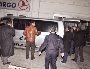 Five arrested in alleged handover of Syrian colonel