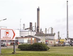 Oil refiner Petroplus files for insolvency