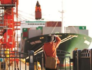 Japan announces first trade deficit since 1980