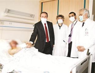 Face transplant patient utters his first words