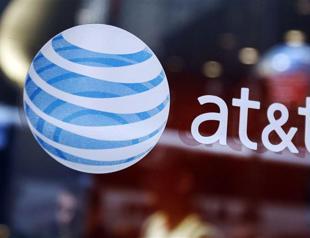 AT&T posts big loss after T-Mobile breakup fee