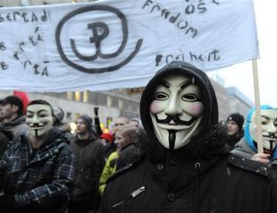 Poland signs copyright treaty that drew protests