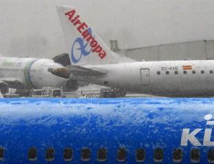 Bomb alert at Amsterdam airport