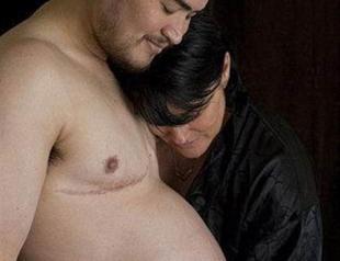 UK man gives birth to baby