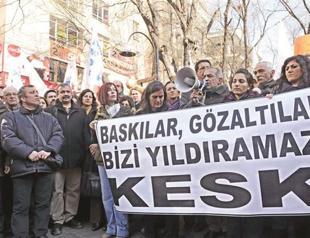 Police detain over 100 in sweeping KCK raids