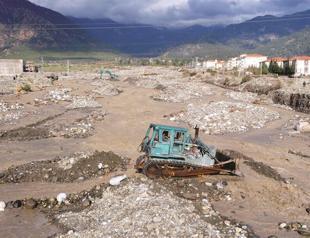Heavy rain, flood damages southern town
