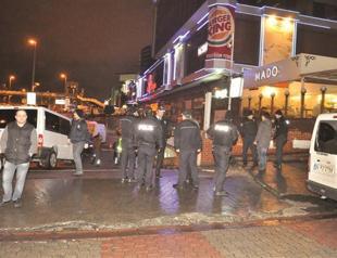 Taxi driver discovers bomb, averts disaster