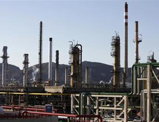 Iran stops oil sales to British, French companies: official