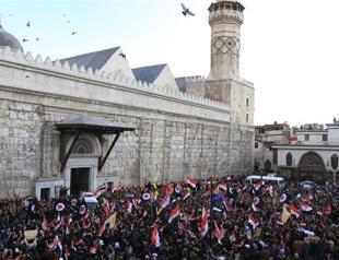 Arab monitors due in Syria as violence flares