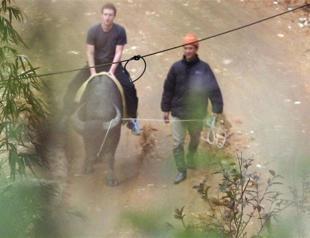 No Facebook in Vietnam, but Zuckerberg OK