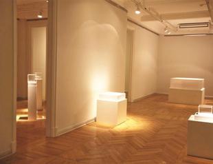 Artist questions nature of chaos, machinery structure