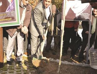 Campaign launched to bring poet’s grave