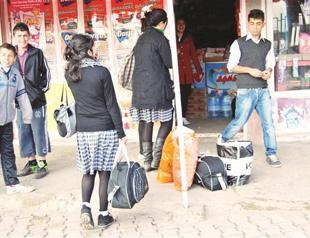 Girls head home after Şırnak dormitory closed