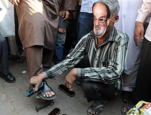 Rushdie in doubt for India festival after threats