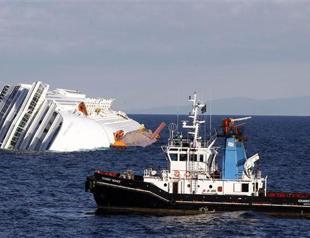 70 passengers plan class action suit over Italy cruise wreck