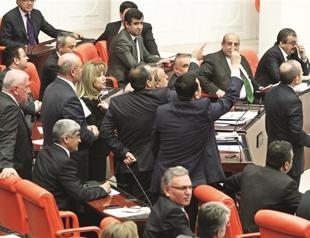Parliamentary row over internal rules postponed
