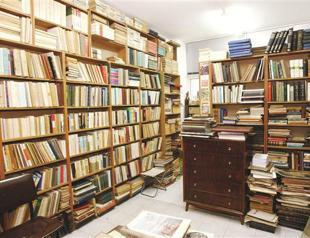 Bibliopole looking to preserve 15,000 rare books in his store