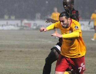 Ateş fires up Galatasaray victory in his 100th game