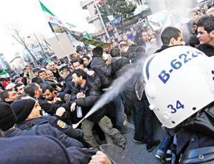 Turkey’s doors open to ‘all fleeing Syrians’