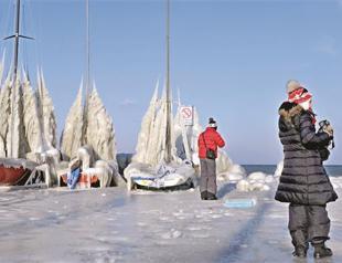 Cold snap death toll passes 300