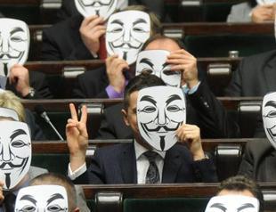 EU halts ACTA ratification