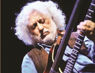 Guitar virtuoso on Ankara stage