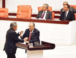 AKP to curb opposition’s Parliament speech time