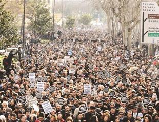 Thousands protest Dink murder on 5th anniversary