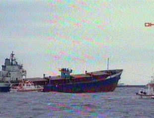 Storm causes ships to collide in Istanbul Bosphorus