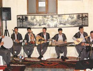 Sociologist revelas secrets of ‘Sıra Nights’ in a new book