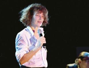 Jane Birkin sings for Istanbul